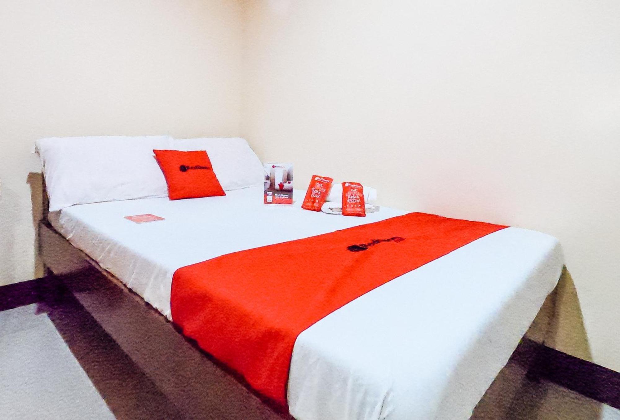 Hotel Reddoorz @ Pamaong Street Città di Tagbilaran Esterno foto