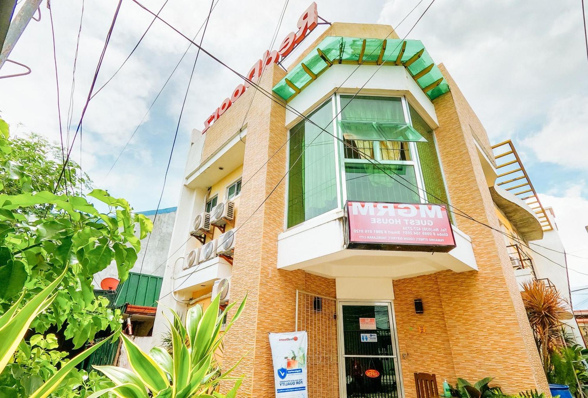Hotel Reddoorz @ Pamaong Street Città di Tagbilaran Esterno foto